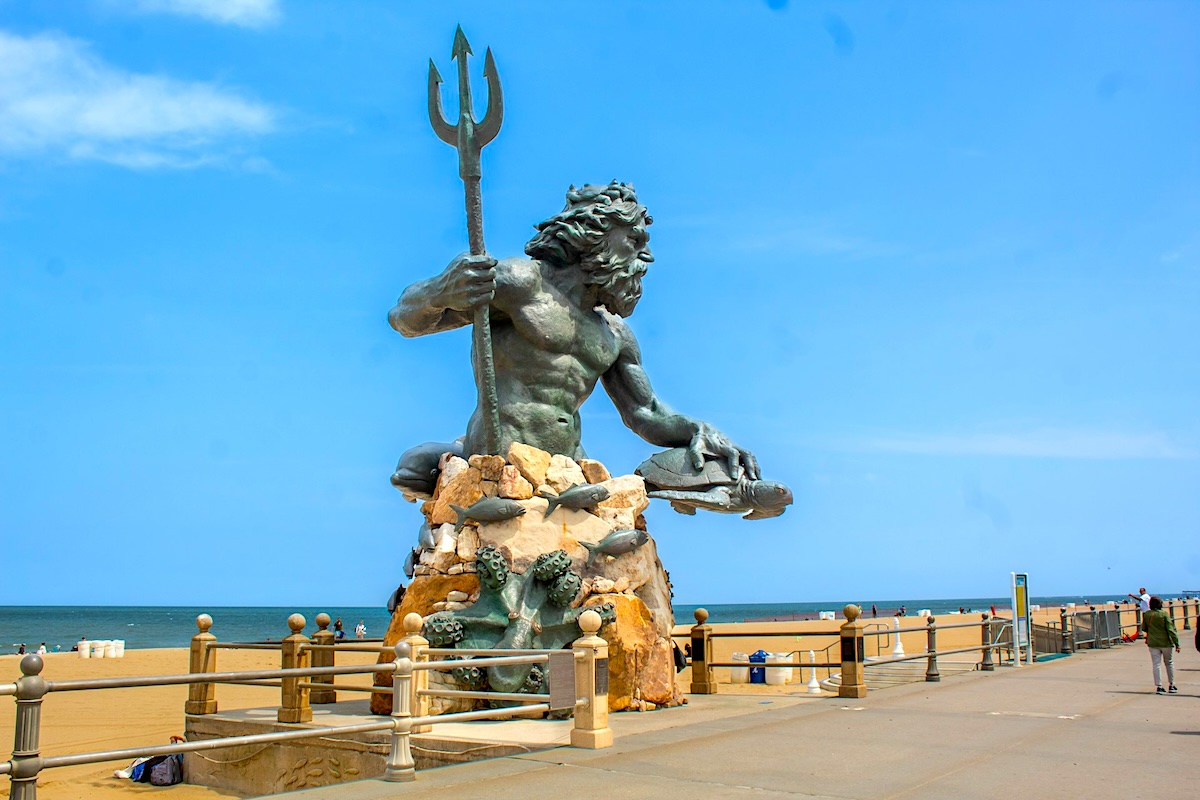 King Neptune presides over Virginia Beach at 31st Street (by sculptor Paul DiPasquale)